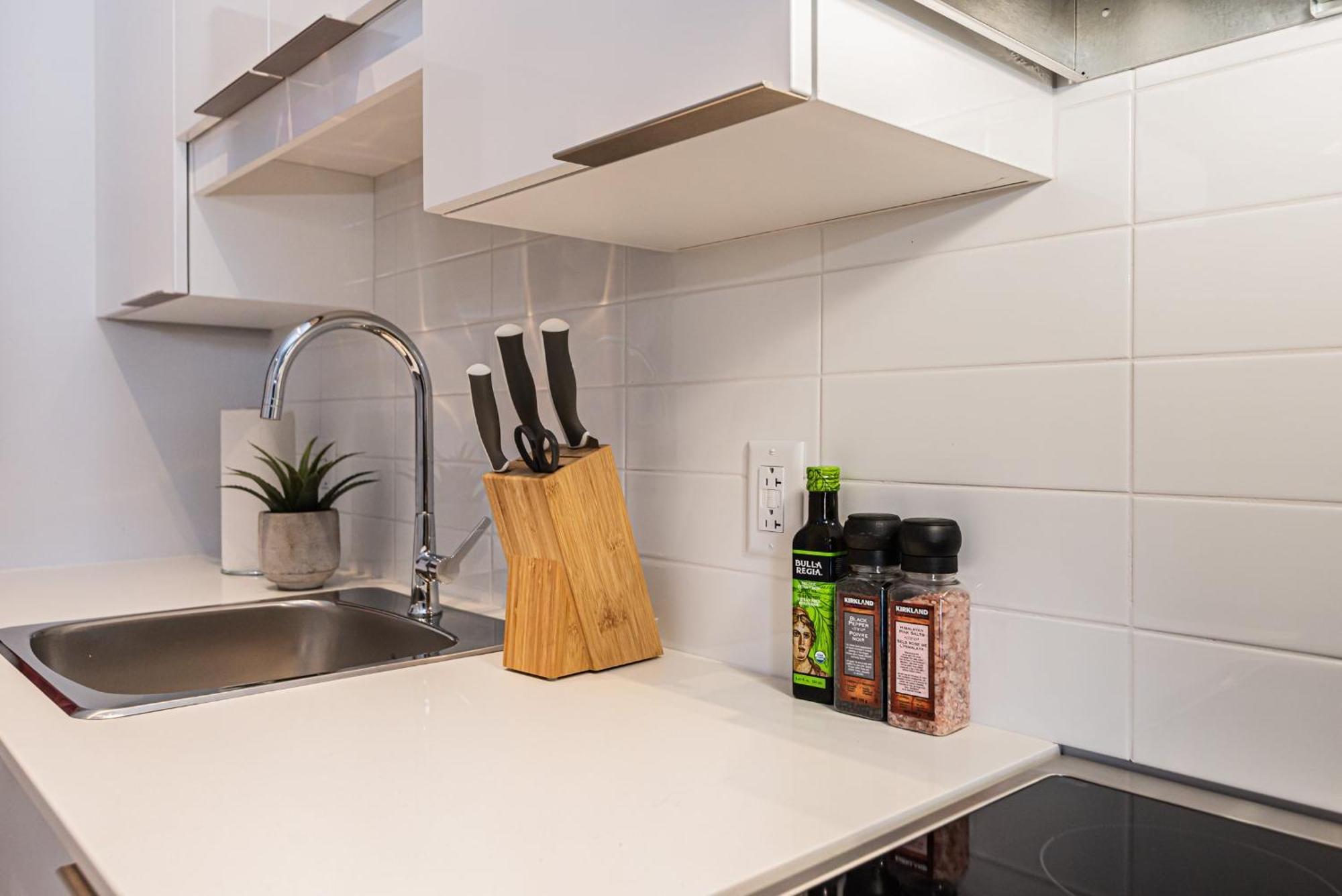 Wonderful New Studio Close To Mount Royal By Den Stays Montréal Szoba fotó