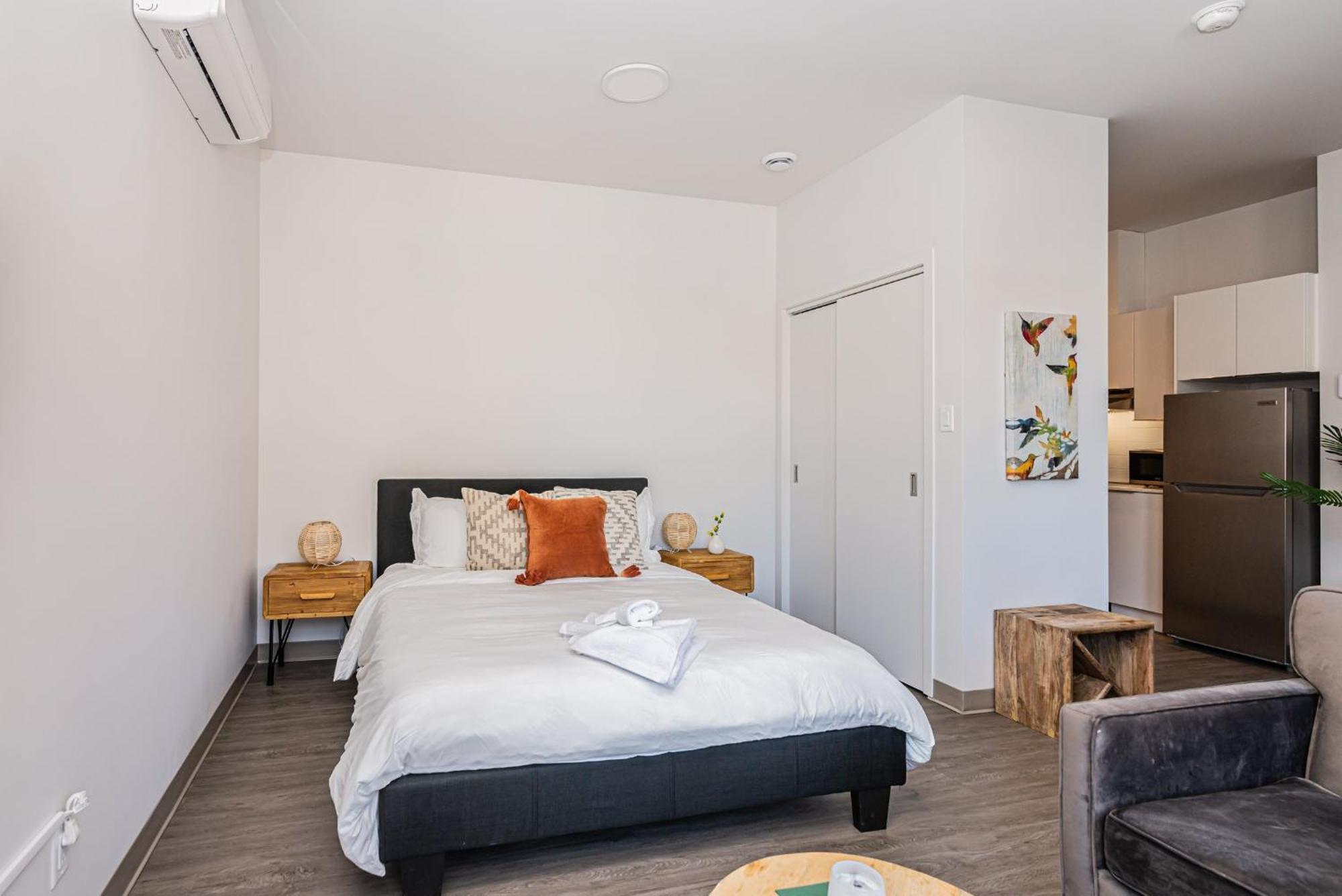 Wonderful New Studio Close To Mount Royal By Den Stays Montréal Szoba fotó